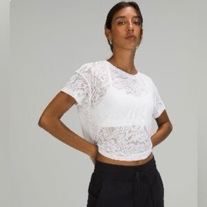 lululemon Cate tee Veil